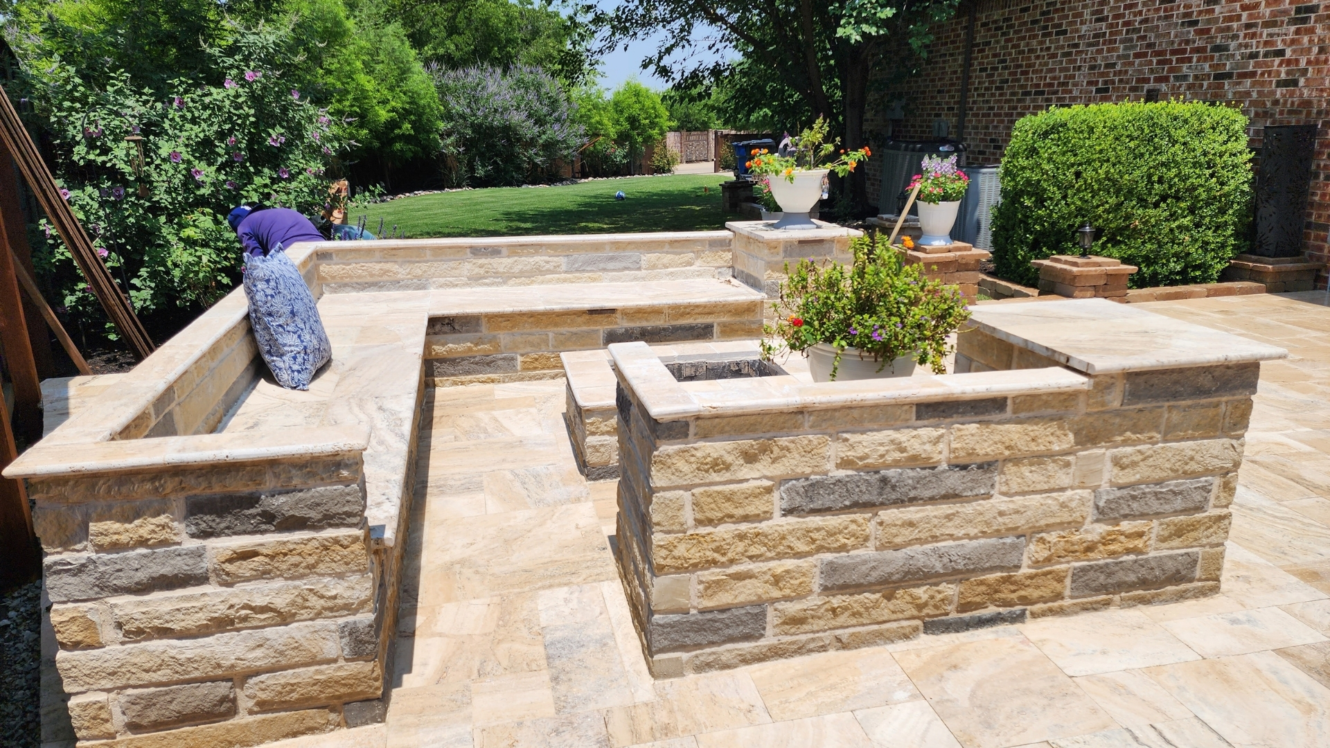 outdoor-kitchen-stone-bar-seating-travertine-patio-frisco-prosper-tx