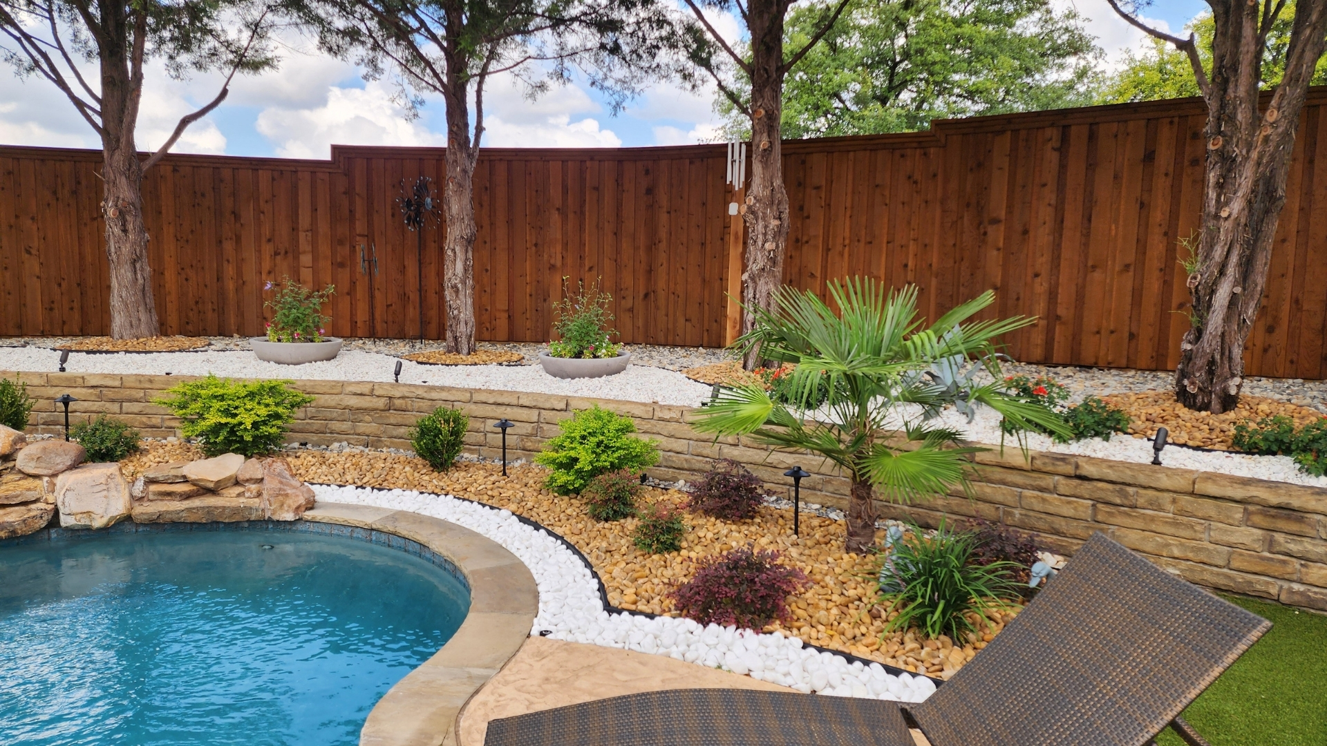 pool-terraced-stone-retaining-wall-white-rock-palm-frisco-prosper-tx